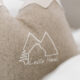 Bergpolster mit Logo Leite Häusl im Bett näher